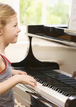 çocuklar için piyano dersi