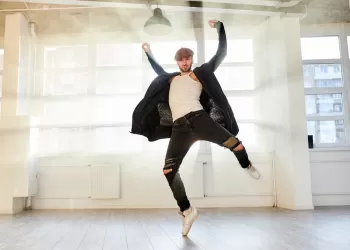 Erkeklerin Rahatlıkla Yapabileceği 8 Dans