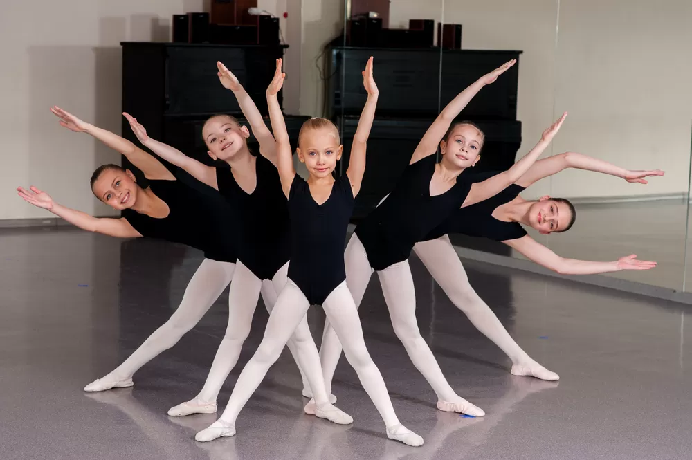 6 - 12 yaş temel bale kursu mezunları