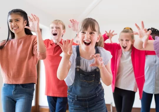 çocuk tiyatro eğitimleri