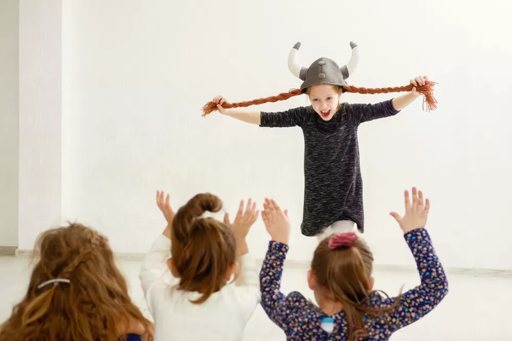 uygulamalı çocuklar için tiyatro eğitimi