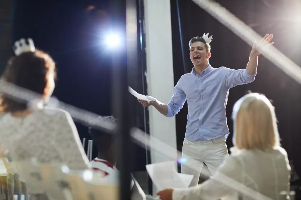 uygulamalı genç tiyatro eğitimi