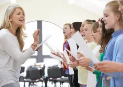 13-14 yaş yaratıcı drama kursu eğitmenleri