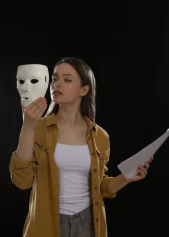 drama ile yaratıcılık eğitimi fiyatları