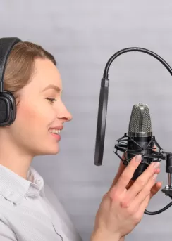 seslendirme kursu fiyatları