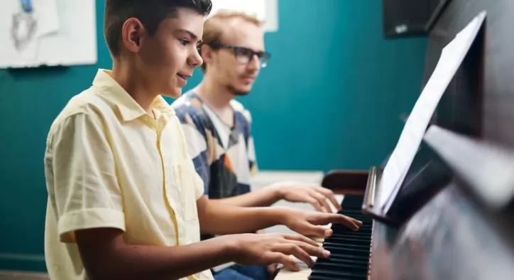 11 Yaş Piyano Eğitimi Nasıl Olmalı? – Yepyeni Deneyimler Kazanmasını Sağlayın!