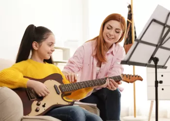 6 Yaş Gitar Kursu – Gitar Çalmayı Öğrenmek İçin En İdeal Yaş!