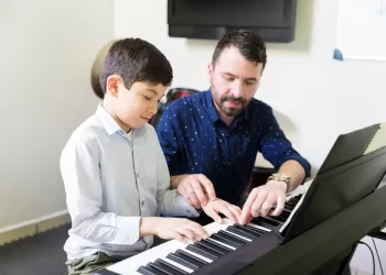 9 Yaş Piyano Eğitimi Nasıl Olmalı? – Neler Kazandırmalı?