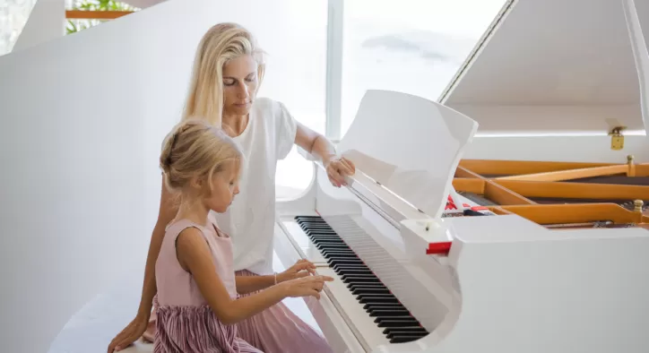 Çocuğuna Piyano Dersi Aldıran Velilerin Sık Yaptıkları Hatalar - Siz de Bu Hatalara Düşmeyin!
