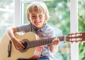 Çocuk Gitar Kurslarının Zihinsel Gelişime Katkıları Nelerdir?