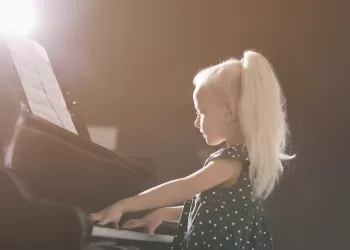 Piyano Çalmak Zekayı Geliştirir Mi? Piyano Eğitimleriyle Zihinsel Gelişim