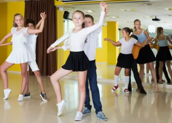10 Yaş Dans Kursları – Çocuklarınız Sanatla İç İçe Büyüsün!