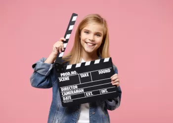 13 Yaş Oyunculuk Kursu – Sanatla Sınav Kaygısını Yenecekler!