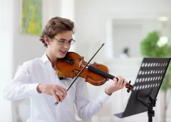 15 Yaş Müzik Okulunda Hangi Eğitimler Var?