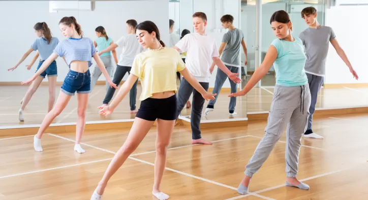 16 Yaş Dans Kursları – Dünyaya Daha Pozitif Bakmaya Ne Dersiniz?