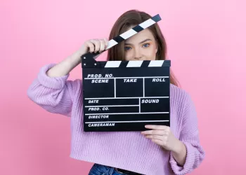 16 Yaş Oyunculuk Eğitimi ile Televizyonların Aranan Yüzü Olmaya Ne Dersiniz?