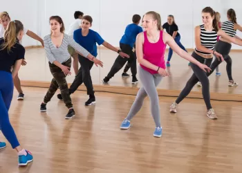 17 Yaş Dans Kursları – Geleceğe Hazır Olduğunuzu Hissedeceksiniz!