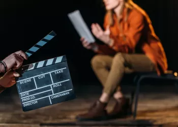 17 Yaş Oyunculuk Kursu – Oyunculuk Becerisi Geliştirici Eğitimler Alın!