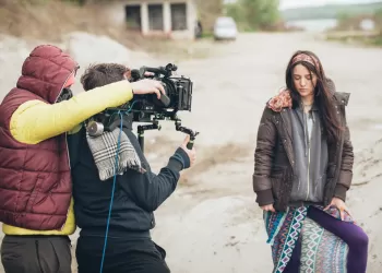 18 Yaş Oyunculuk Kursu – Kendinizi Keşfetmeye Ne Dersiniz?