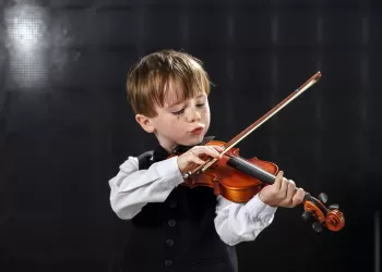 3 Yaş Keman Eğitimi İçin Uygun mu?