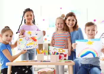 3 Yaş Resim Kursları – Eğlenirken Gelişimini Destekleyin!