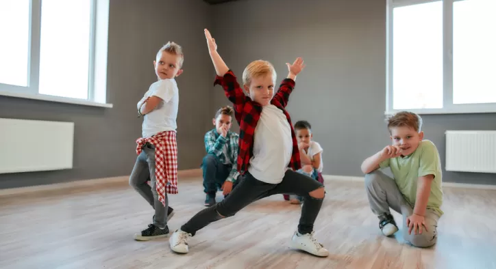4 Yaş Dans Kursları – Sağlıklı Gelişim İçin Çocuklarınızı Dansa Yönlendirin!