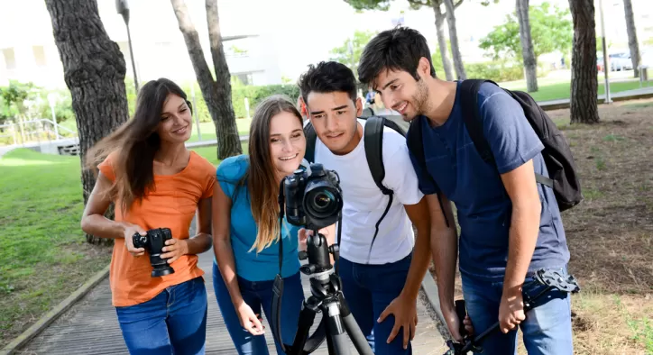 Fotoğrafçı Olmak İçin Hangi Liseye Gitmek Gerekir?