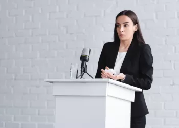 Topluluk Önünde Konuşma Korkusu mu Yaşıyorsunuz?