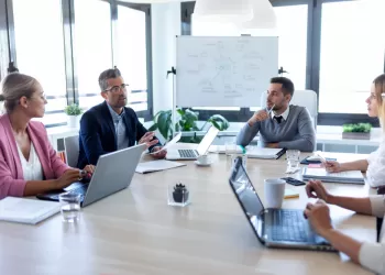 Toplantı Salonu Kiralama Fiyatları – 200 TL’den Başlayan Kiralık Toplantı Salonu