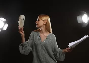 Oyunculuk Kursu Yorumları Neden Önemli?