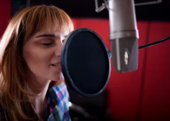 Seslendirme Kursu Fiyatları 2023 - 1000 TL’ye Seslendirme Kursu Olur mu?