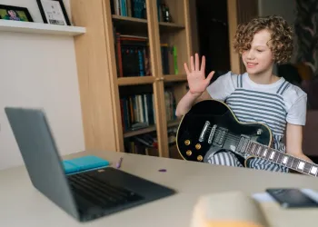 Online Yaz Okulu Nasıl İşliyor? Dersler, Etkileşim ve Teknik Detaylar