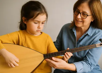 Bağlama Öğrenmeye Kaç Yaşında Başlanmalı? İdeal Yaş Var Mı?
