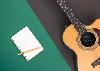 Kapsamlı Gitar Kursu Müfredatı: Olması Gereken Temel Unsurlar ve İçerik