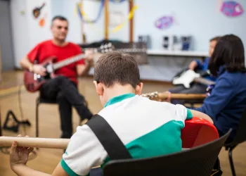 İstanbul En İyi Gitar Kursu: Hemen Başla!