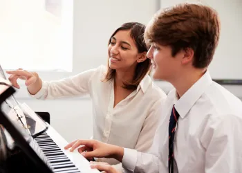 Özel Piyano Dersi mi Grup Kursu mu? Sizin İçin Hangisi Doğru?