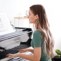 Müzik Tutkunu Keşfet – Piyano Çalmayı Akademide Öğren!