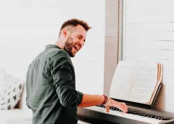 Yetişkin Piyano Kursu – Neden Gitmelisiniz? En İyi Kurslar ve Fiyatları